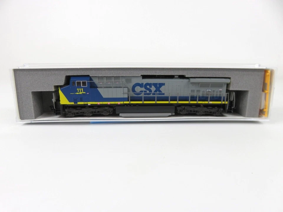 Kato 176-7044 N Scale CSX Transportation GE AC4400CW Diesel Locomotive #111 NIB - Image 2 of 4