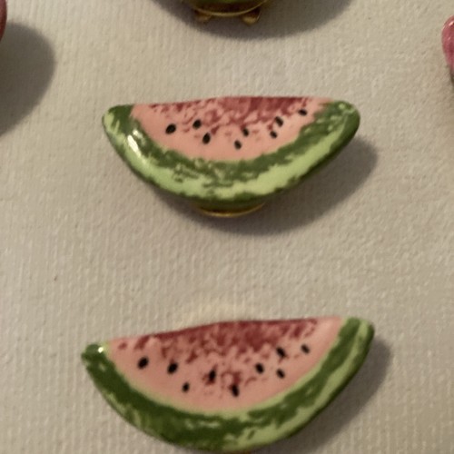 Set of 6 Ceramic Button Covers, 4 Watermelons 2 Hearts, Hand Made, Hand Painted - Picture 2 of 9