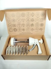 THE PAMPERED CHEF Cookie Press 1525 With 16 Cookie Discs Designs Great Condition