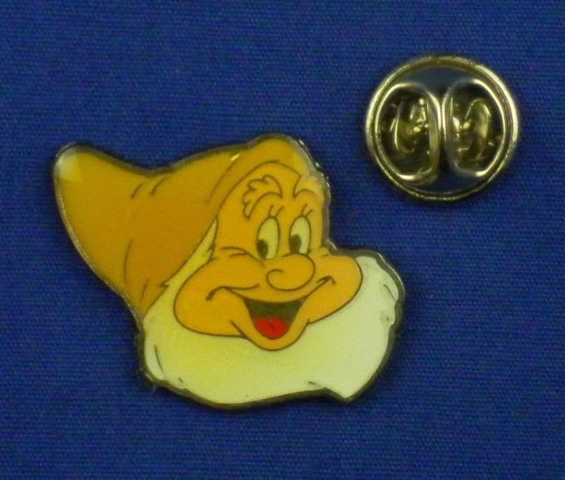 Happy Smiling Face Snow White and the Seven Dwarfs Pin # 16588