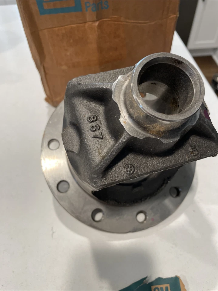 Caja diferencial Oldsmobile 1971-72 F-85 10 pernos NOS GM 1252867 1970’s Foto 2 de 4