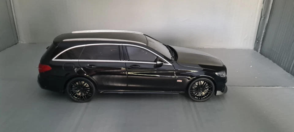 Mercedes Benz Brabus C Class T Model B25 2016 1/18 GT Spirit - Photo 3/4