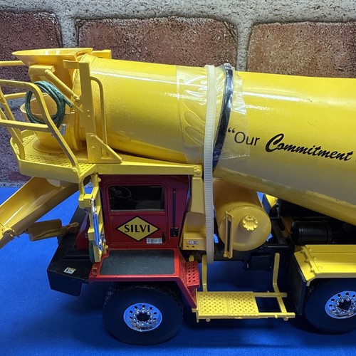First Gear Mack Front Discharge Concrete Mixer DieCast 19-2940 SILVI - Picture 3 of 22