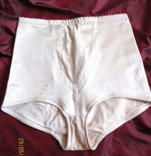 Triumph comfort ideal H Miederhose Gr. 85