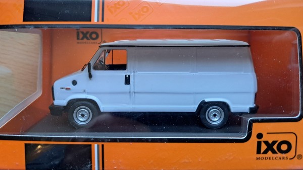 Fiat Ducato Lieferwagen 1982 Weiss Oldtimer Modelauto Ca.11Cm Neu Freilauf 1:43-image