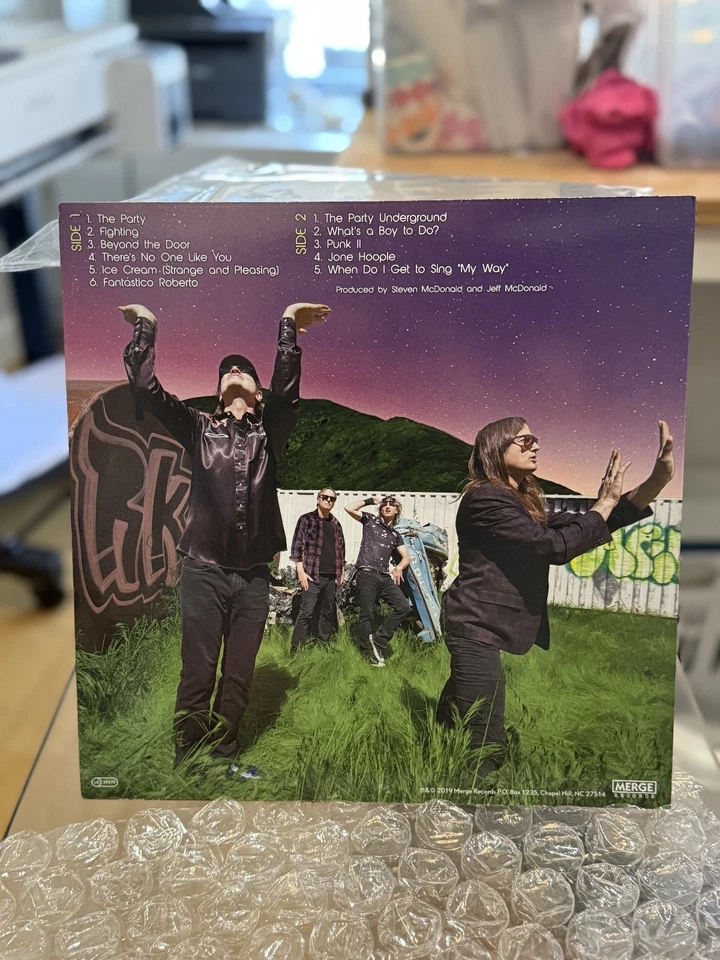 Пластинка долгоиграющая Redd Kross Beyond the Door фиолетовый винил подписанная Full Band Merge Records - Изображение 3 из 4