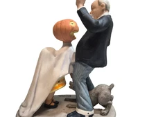 Norman Rockwell Porcelain Figurine TRICK OR TREAT Danbury Mint 1980 Mint Cond