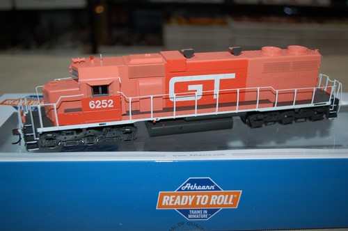 Athearn RTR HO SD38 Grand Trunk Western #6252 Primed for Grime DC