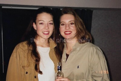 PRETTY WHEN THEY PARTIED Young American Women FOUND PHOTO Color ORIGINAL 51 51 M