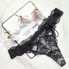 Victoria's Secret Dream Angels Lace & Mesh Detail Thong Panty Size M