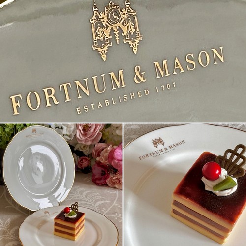 Fortnum & Mason PAIR Dessert Plates 21cm Gold Iconic Clock Logo Excellent!