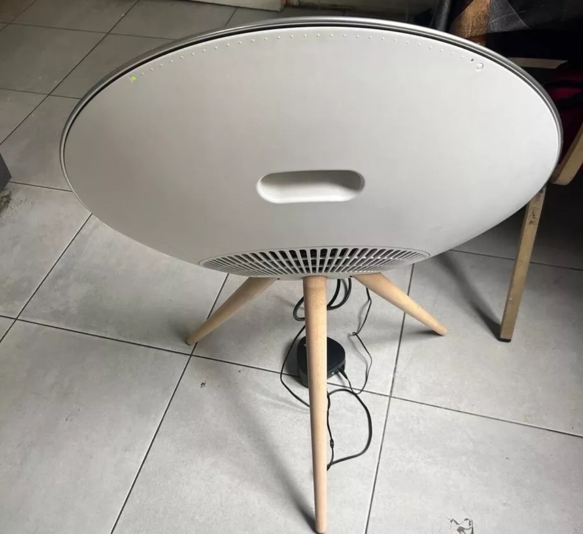 Bang & Olufsen Beoplay A9 1st Generation Not Bluetooth White