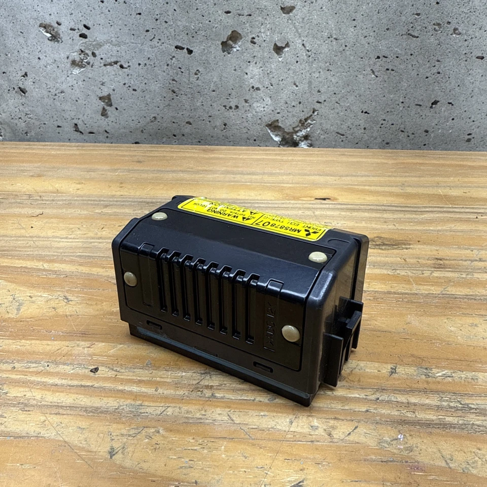 Unidad de control ECU delantera relé Chrysler Dodge Mitsubishi MR587807 OEM B9 Foto 4 de 4