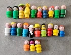 LOT OF 23 VINTAGE FISHER PRICE LITTLE PEOPLE SOME WOOD MIX LOT