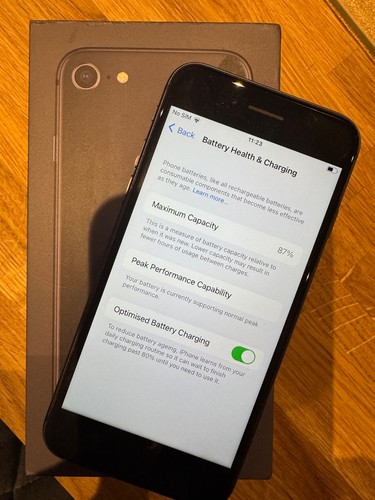 Apple iPhone 8 Smartphone, 64GB, Space Grey (no plug or cables) - Picture 3 of 4