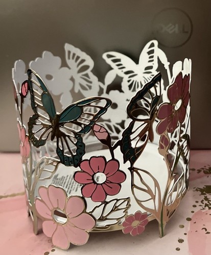 Bath&Body Works 🌸🌺🌷🦋Butterflies In The Garden🌸🌺🌷🦋 3 Wick Candle Holder - Picture 4 of 5