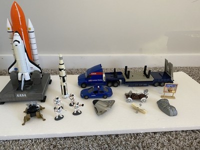 NASA Space Explorer Playset with Space Shuttle Discovery, Rocket, Astronauts