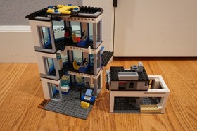 Lego City 60141 Police Station with manuals (Incomplete)