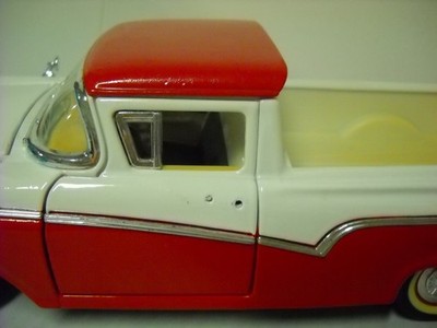 Road Legends 1957 Ford Ranchero Courier Sedan Delivery 1:18 Scale