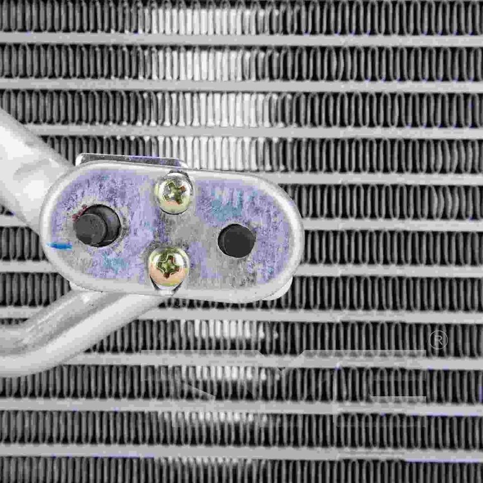 Núcleo evaporador aire acondicionado TYC 97113 para modelos seleccionados de Audi Volkswagen 06-15 Foto 3 de 4