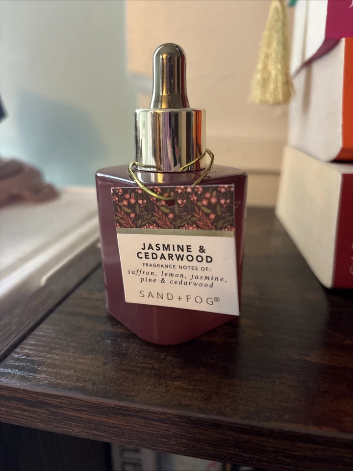 Cuentagotas de aceite de perfume arena y niebla. (Jazmín y madera de cedro, violeta y sándalo Foto 3 de 4