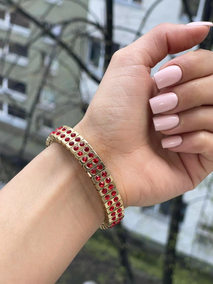 Joyería de nieta para San Valentín pulsera de rubí de 2 quilates y colgante de huevo faberge y tiara Foto 4 de 4