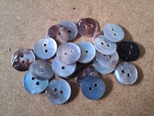 10 Perlmutt Knöpfe silber/hellgrau schimmernd, Set, ca. 15,2 mm, Konvolut, 24"