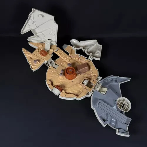 Millennium Falcon Micro Machines 11" Playset Pieghevole 2015 Hasbro Star Wars Giocattolo - Foto 1 di 1