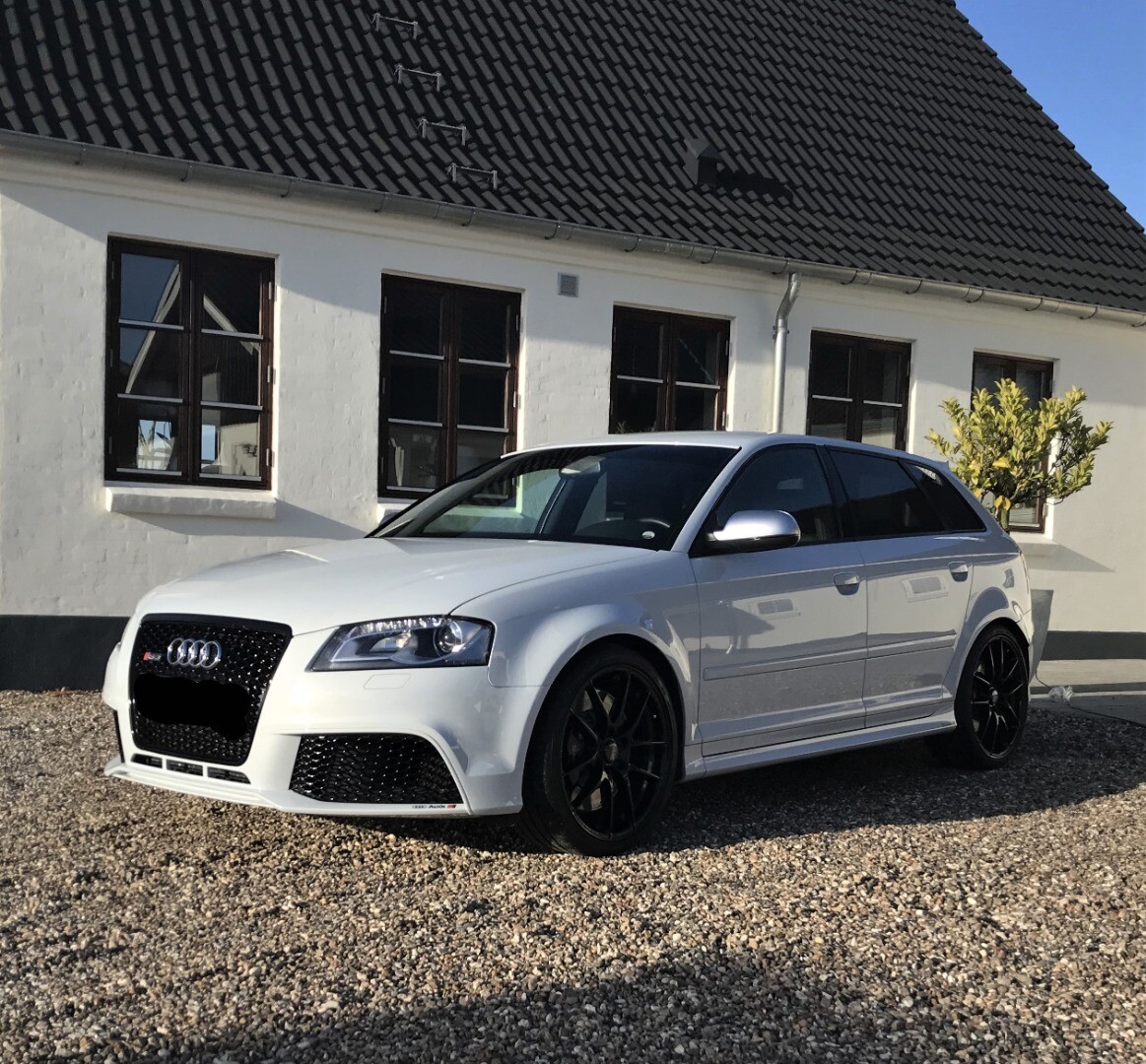 Audi rs3 quattro