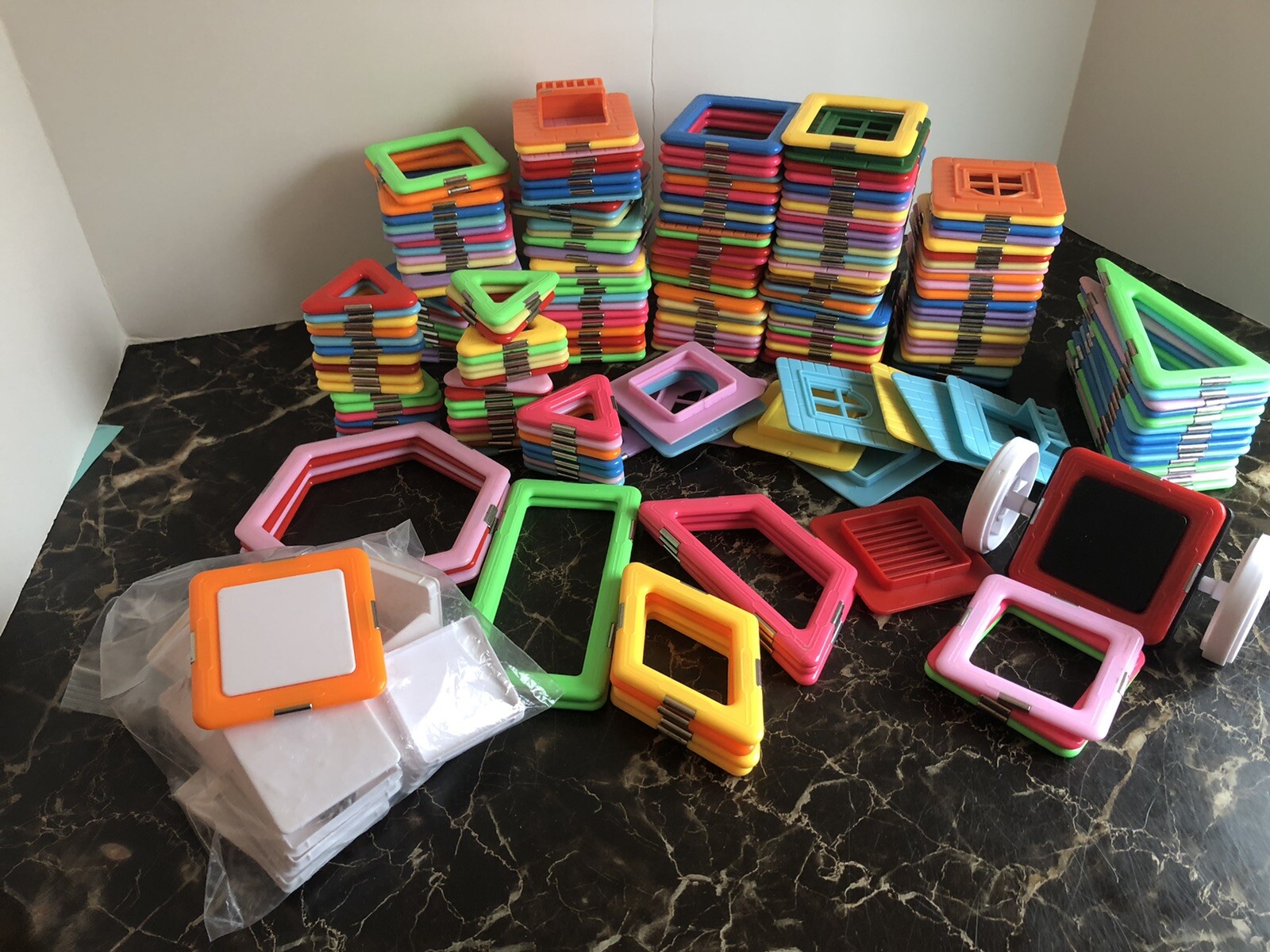 Lot Of 180 Magformers, Magnetic Building Tiles + 46 Non-magnetic Pieces