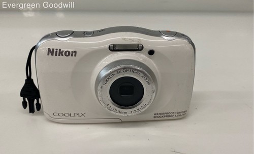 Nikon Coolpix S33 13.2MP Waterproof Digital Camera Powers On Untested