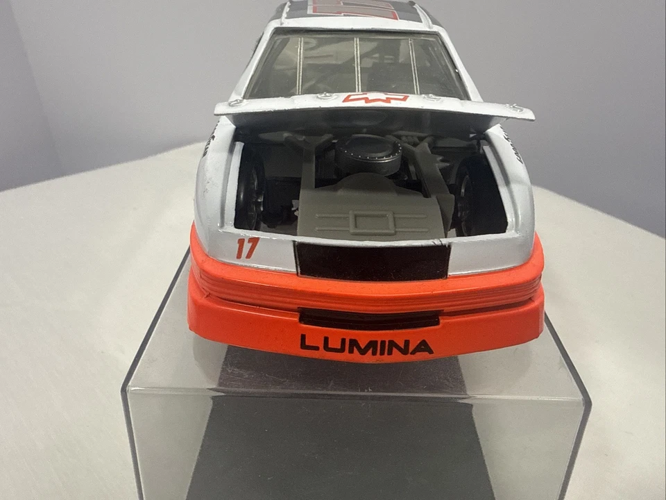 Darrell Waltrip #17 Western Auto 1991 Lumina Revell 1:24 NASCAR Diecast Car - Image 4 of 4