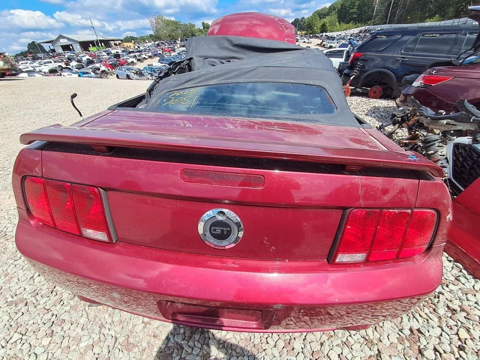 (LOCAL PICKUP ONLY) Trunk/Hatch/Tailgate With Spoiler Pedestal Mount Fits 05-09 Foto 3 de 3