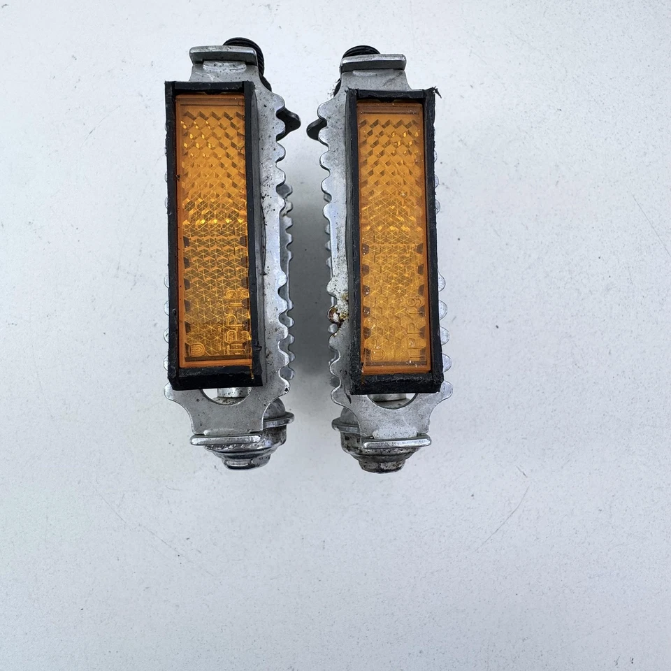 Vintage Rat Trap Platform Pedals 9/16 in Bicycle England Amber Reflectors A47 - Image 4 of 4