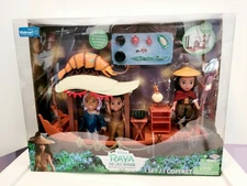 Disney Raya and The Last Dragon Petite Raya & Crew Shrimporium Gift Set Toy Boat