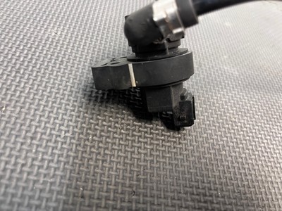 MERCEDES BENZ W204 C 300 Damper Cage to Purge Line and Valve 