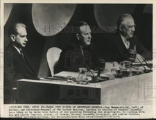 1953 Press Photo Dag Hammarskjold, Lester Pearson and Andrew Cordier in New York