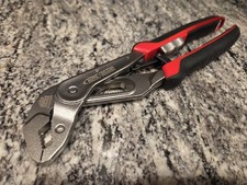 Mac Tools 10 Auto Adjustable Pliers Mac Tools 10 Auto Adjustable Pliers