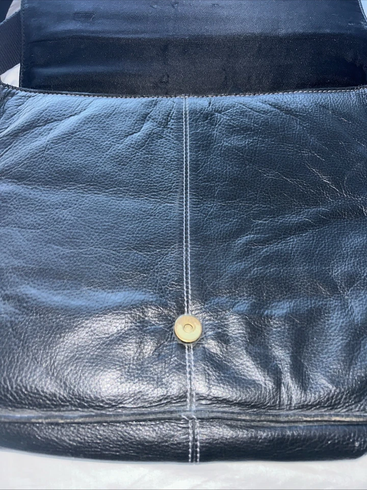 Ashwood Designer Black Genuine Leather Messenger Bag with Adjustable Strap - Image 2 of 4