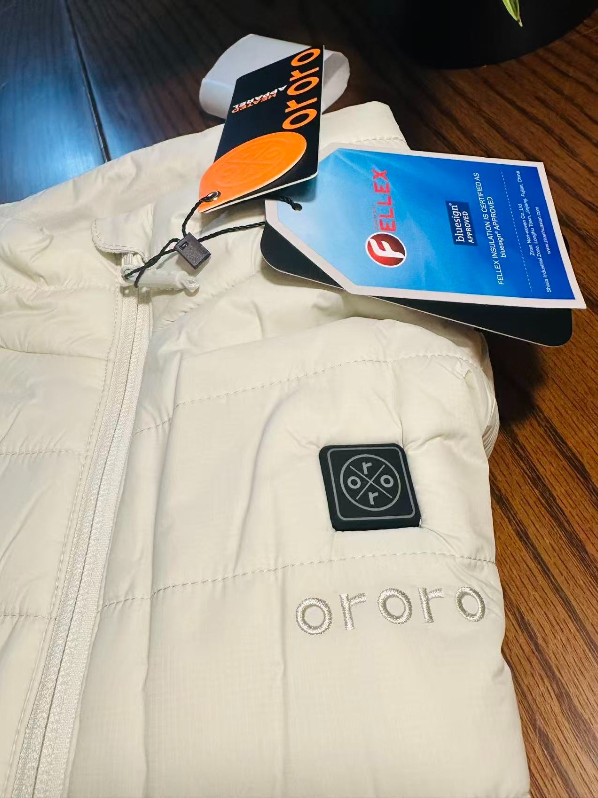ORORO Women’s Lightweight Heated Vest USB-C Battery Puffer Heating Vest White-W