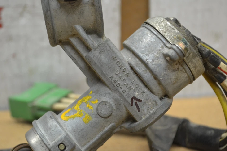 Interruptor de bloqueo de encendido K40-41 Honda Civic CRX 1986-89 con llave OEM 60-10F6 Bx 1 Foto 2 de 4