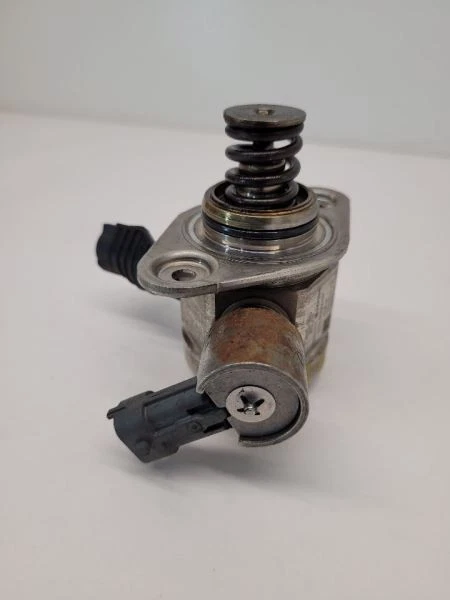 Hyundai Elantra 2014-18 solo bomba de combustible montada en motor sedán de 2,0 L Foto 3 de 4