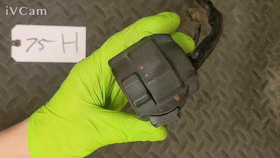 Señales bocina clip izquierdo honda cb650 cb750k cb900c 35200-425-672 Foto 2 de 4