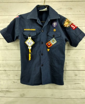 Boy Scouts SS Shirt sz Youth Medium Progress Toward Ranks Some Patches