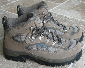 columbia hilltop ridge hiking boots