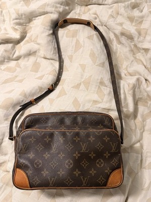 Louis Vuitton Monogram Brown Crossbody Bag Zip Closure Adjustable Strap Gold