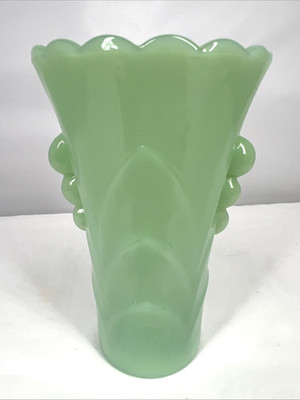 Fire King Anchor Hocking Jadeite Art Deco Scallop 5.25'' Vase Green Milk Glass