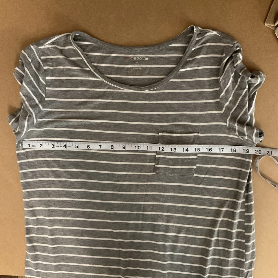 Camisón estilo camiseta a rayas Liz Claiborne mediano Foto 3 de 4