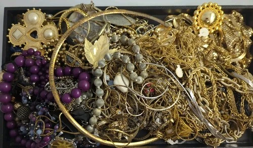 Junk Drawer Vtg Mod Costume Jewelry Tangled Metal Lot Mixed 5 Lb 14 Oz Craft