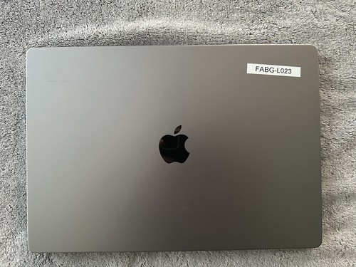 MACBOOKPRO 18, 2 - 16 IN 32GB M1 Max Unified Memory 32 Core GFX 1 TB SSD - 第 1/7 張圖片